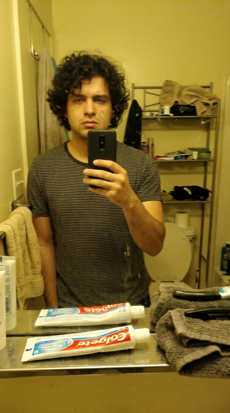 Exemple de photo de profil à éviter